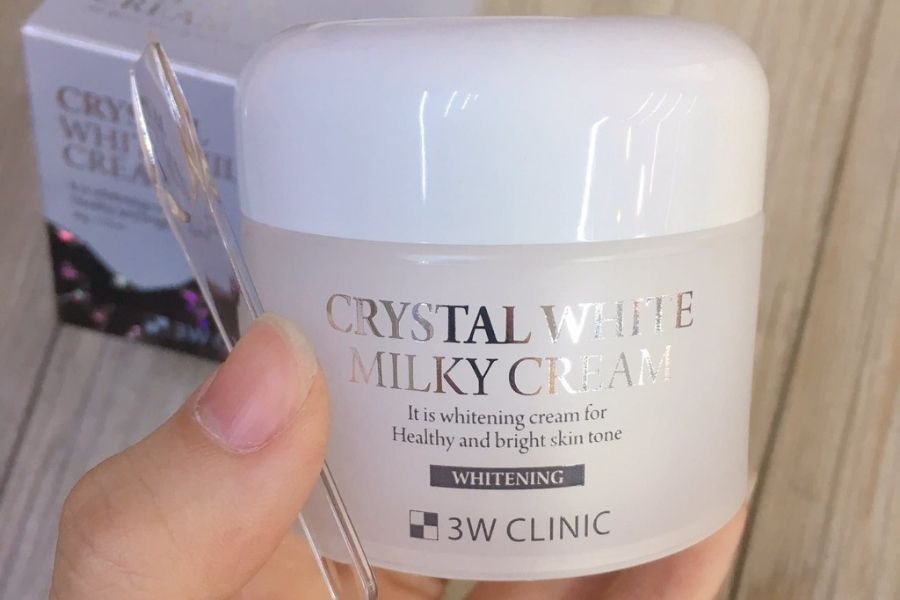 Kem 3W Clinic Crystal White Milky Cream 
