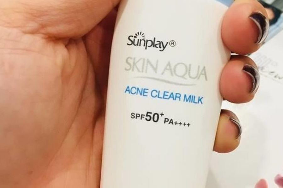 KCN ngừa mụn Sunplay Skin Aqua Acne Clear Milk  